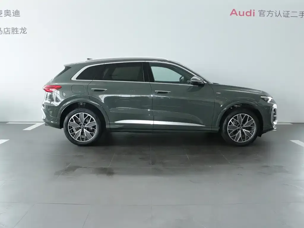 Audi Q5L — фото 6