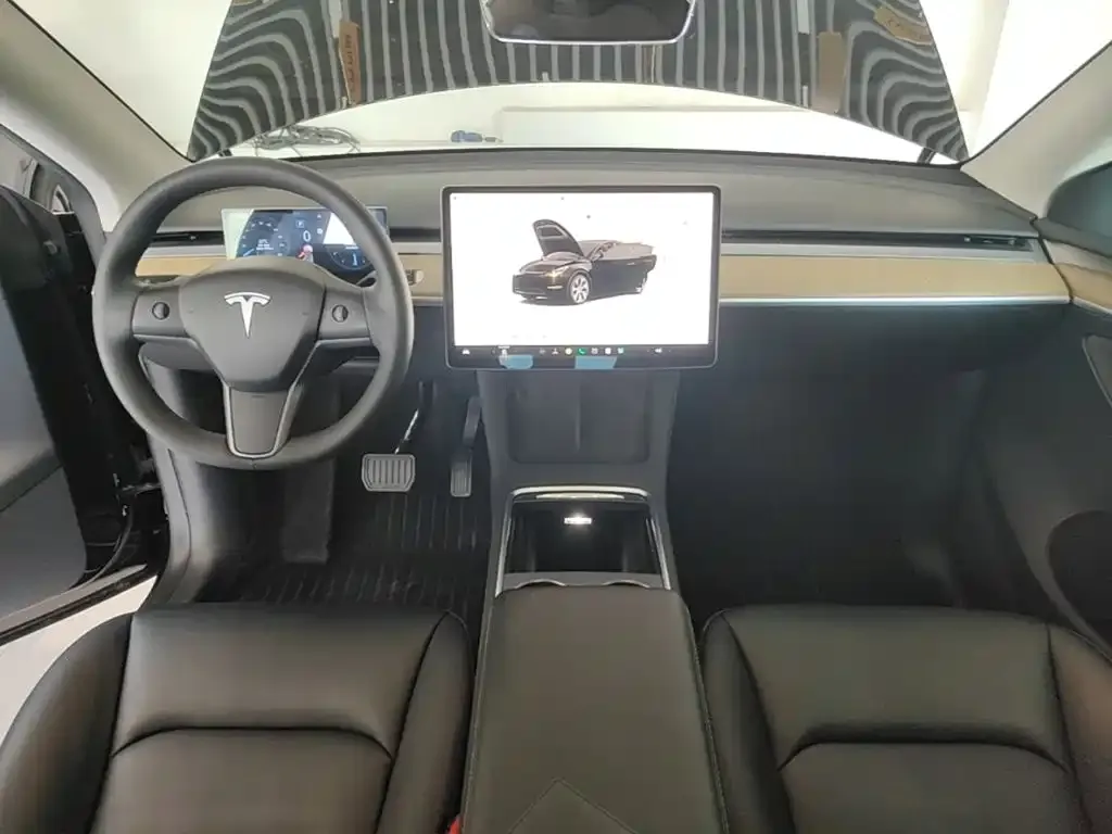 Tesla Model Y — фото 7