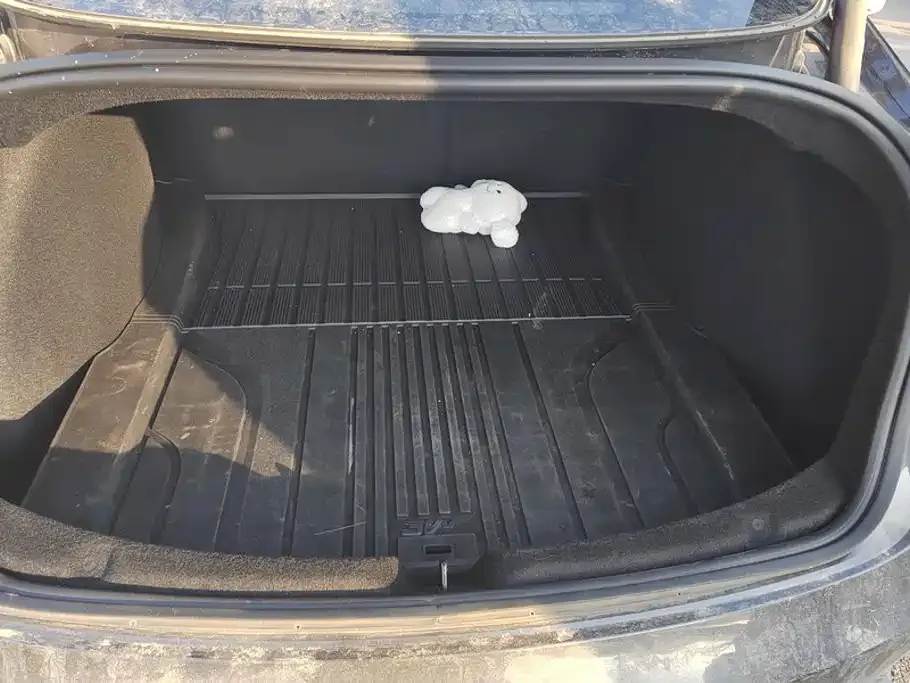 Tesla Model 3 — фото 10
