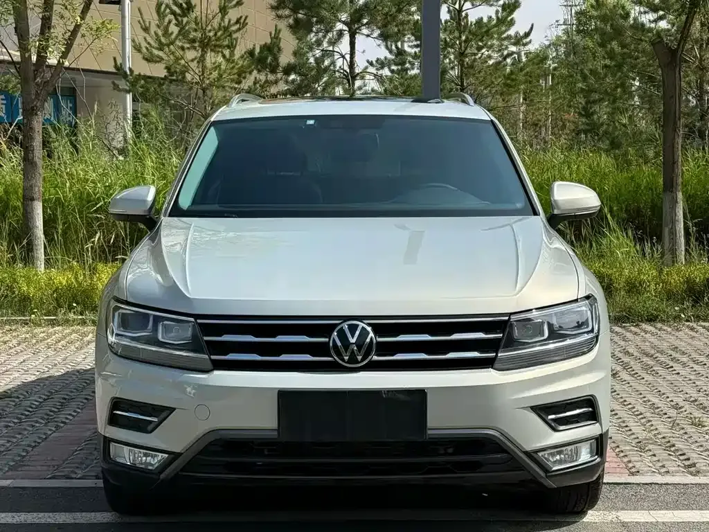 Volkswagen Tiguan L — фото 9