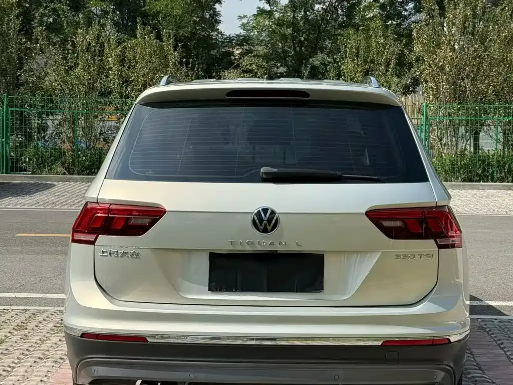 Volkswagen Tiguan L — фото 5