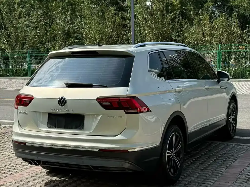 Volkswagen Tiguan L — фото 4