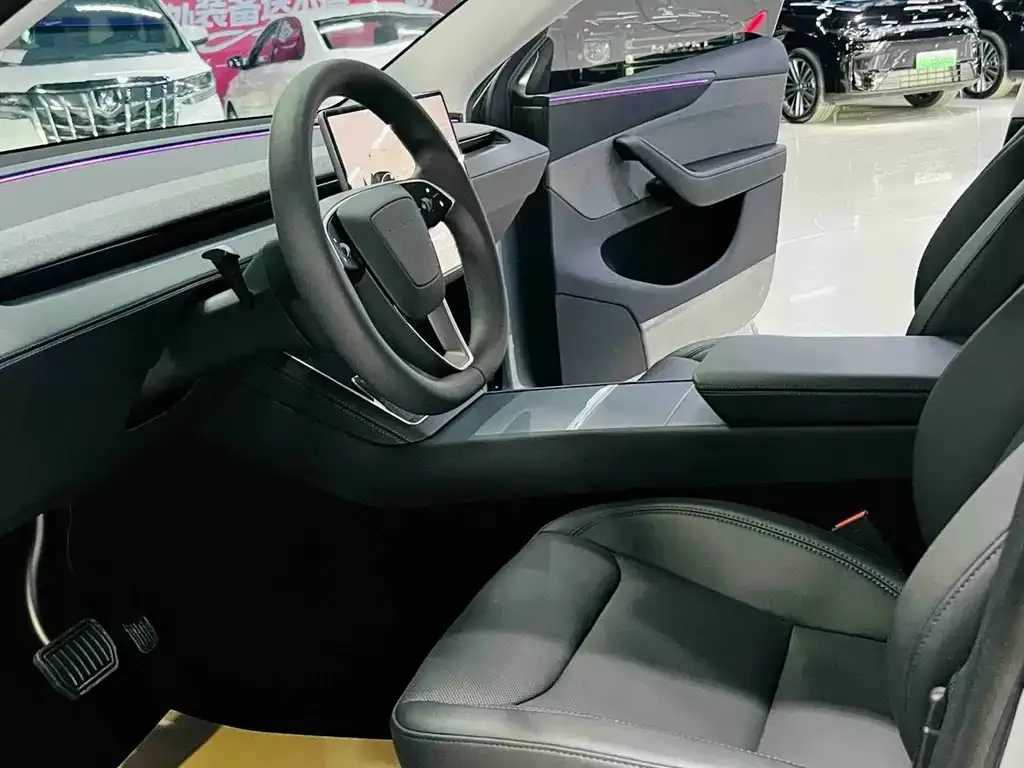 Tesla Model Y — фото 5