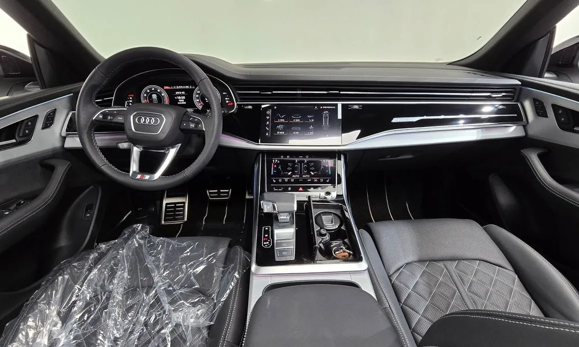 Audi Q8 — фото 9