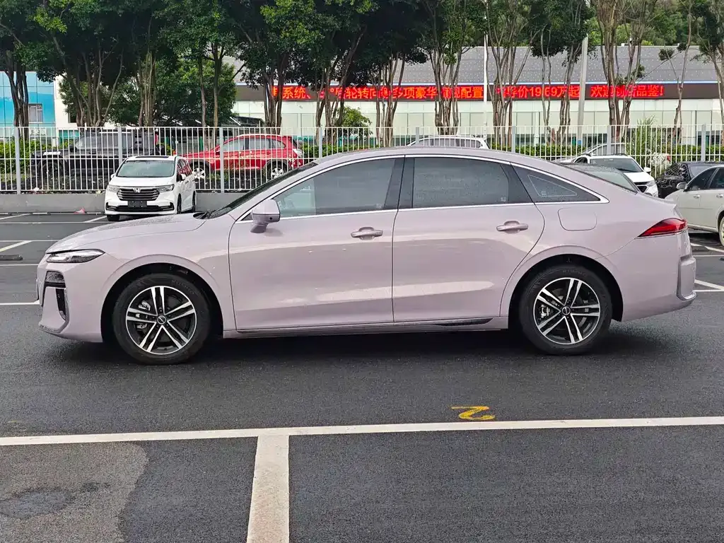 Roewe M7 DMH — фото 2