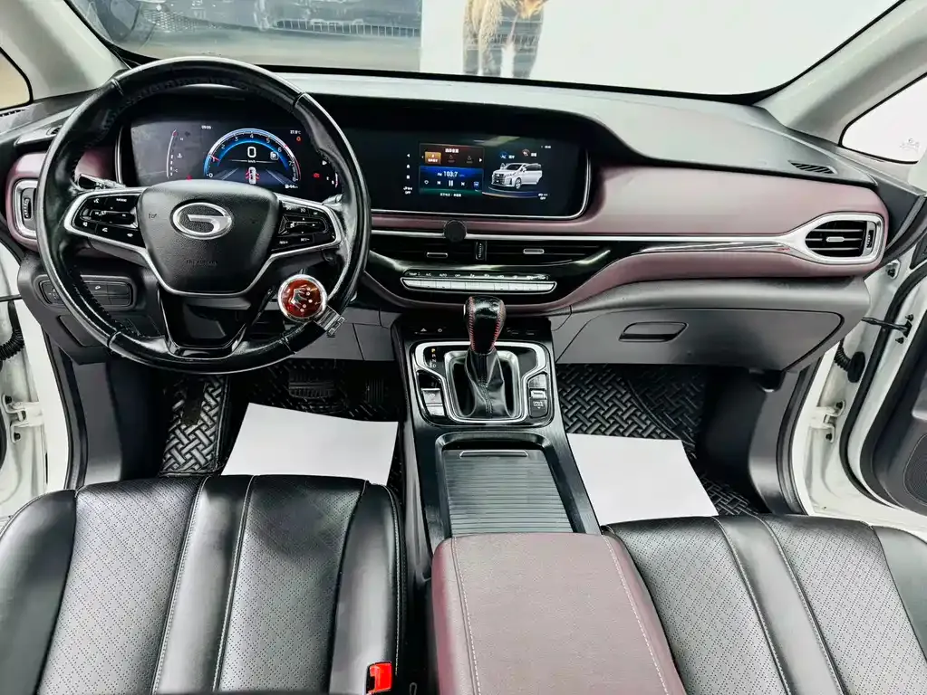 GAC Motor Trumpchi M6 — фото 10