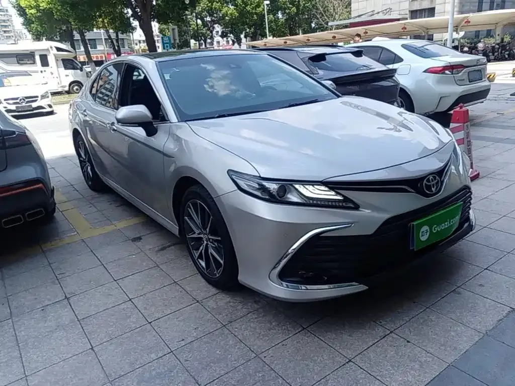 Toyota Camry — фото 6