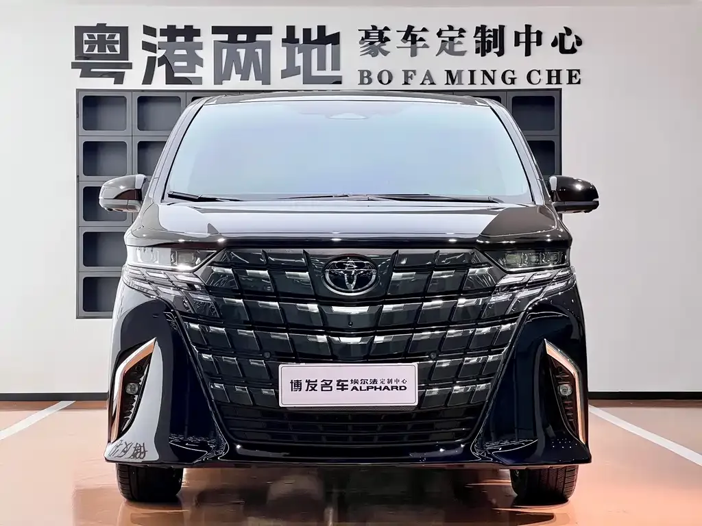 Toyota Alphard — фото 5
