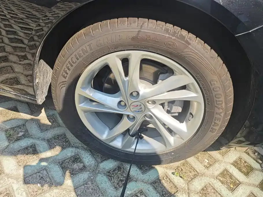 Buick Regal — фото 10