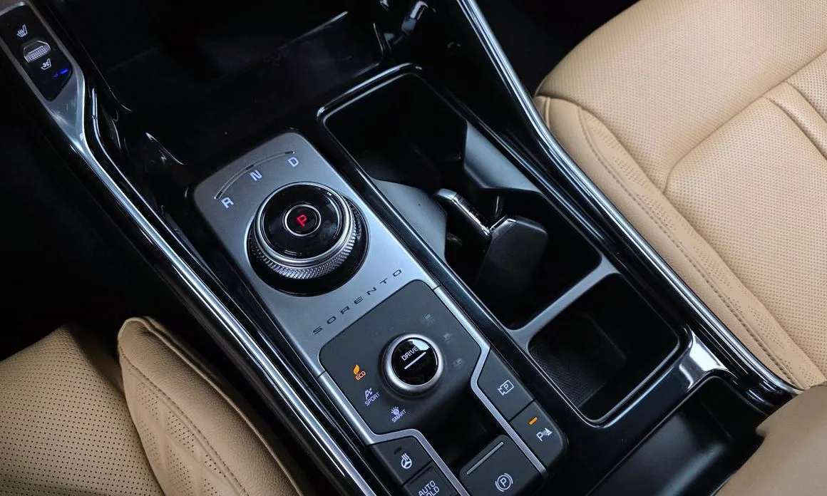 Kia Sorento — фото 9
