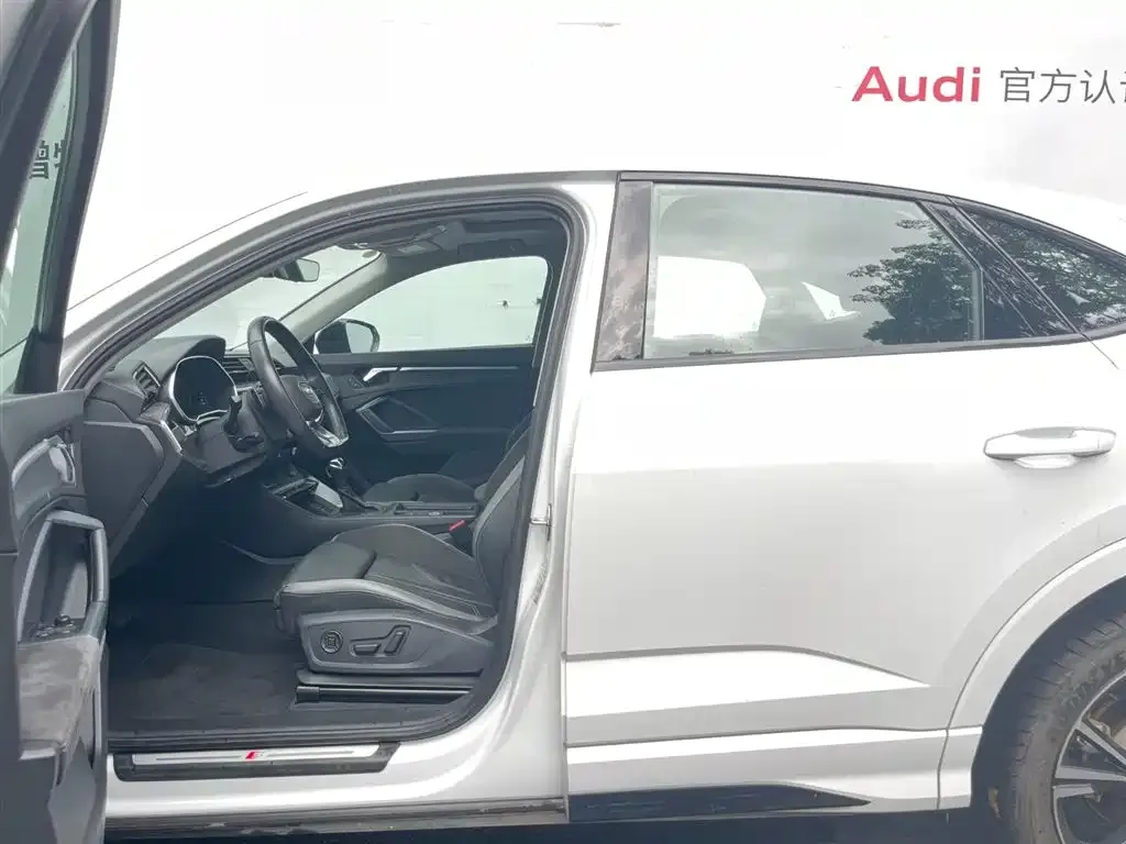 Audi Q3 Sportback — фото 10