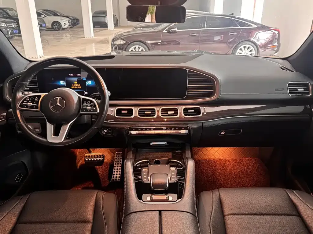 Mercedes-Benz GLS — фото 4