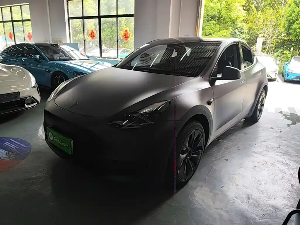 Tesla Model Y — фото 1