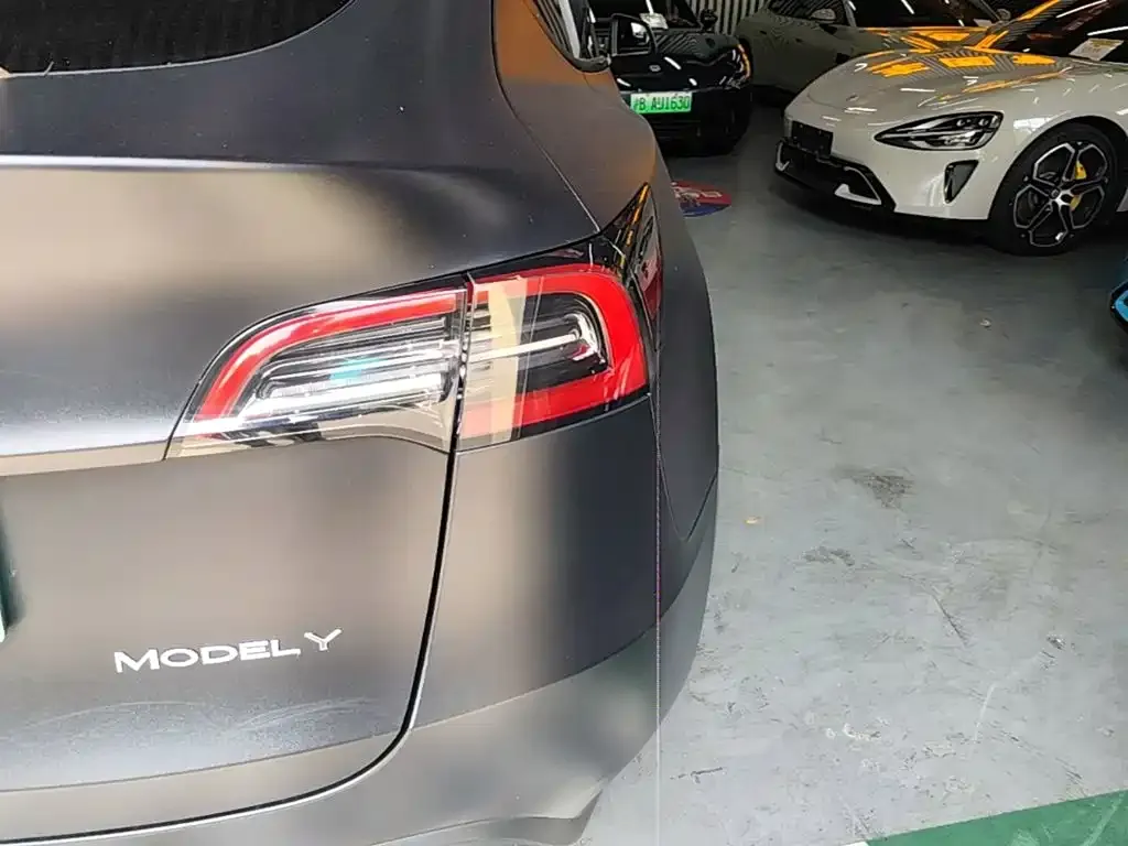 Tesla Model Y — фото 9
