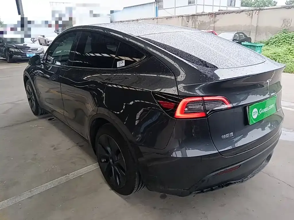 Tesla Model Y — фото 8