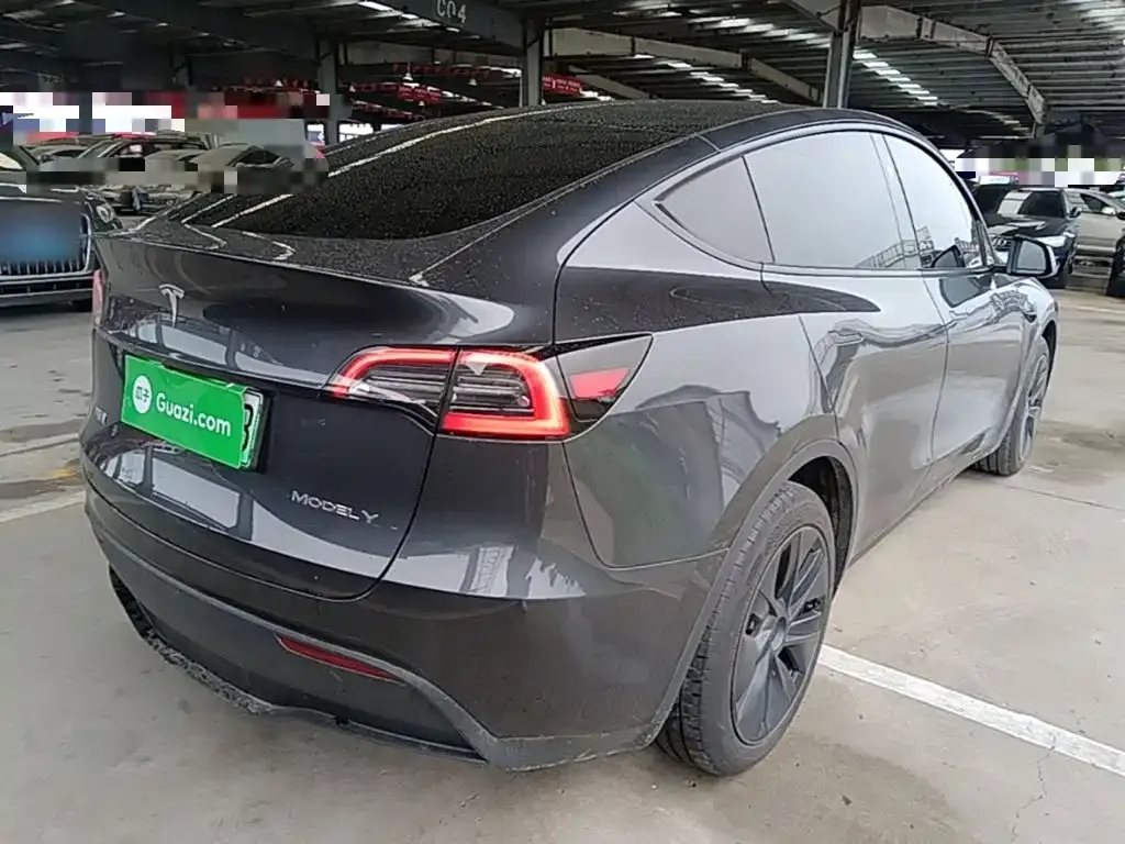 Tesla Model Y — фото 5
