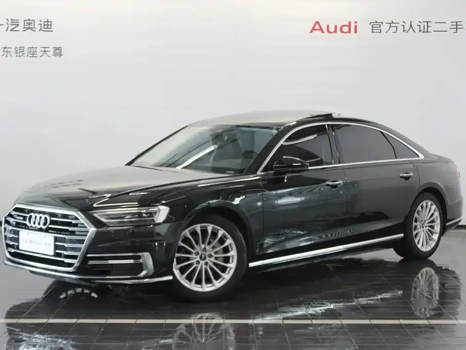 Audi A8 — фото 1
