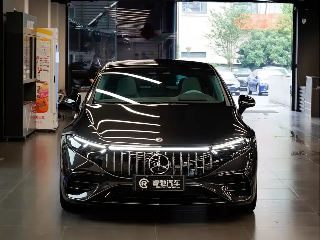 Mercedes-Benz EQS AMG — фото 6