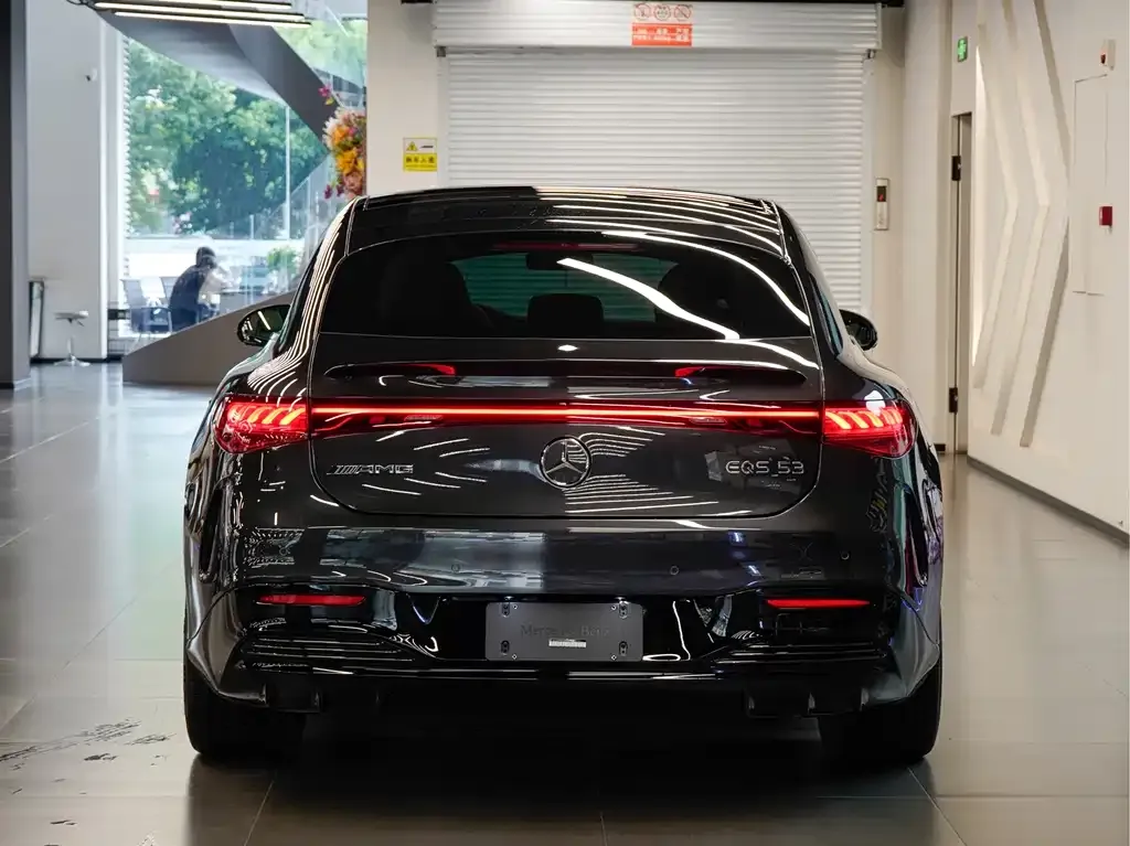 Mercedes-Benz EQS AMG — фото 7