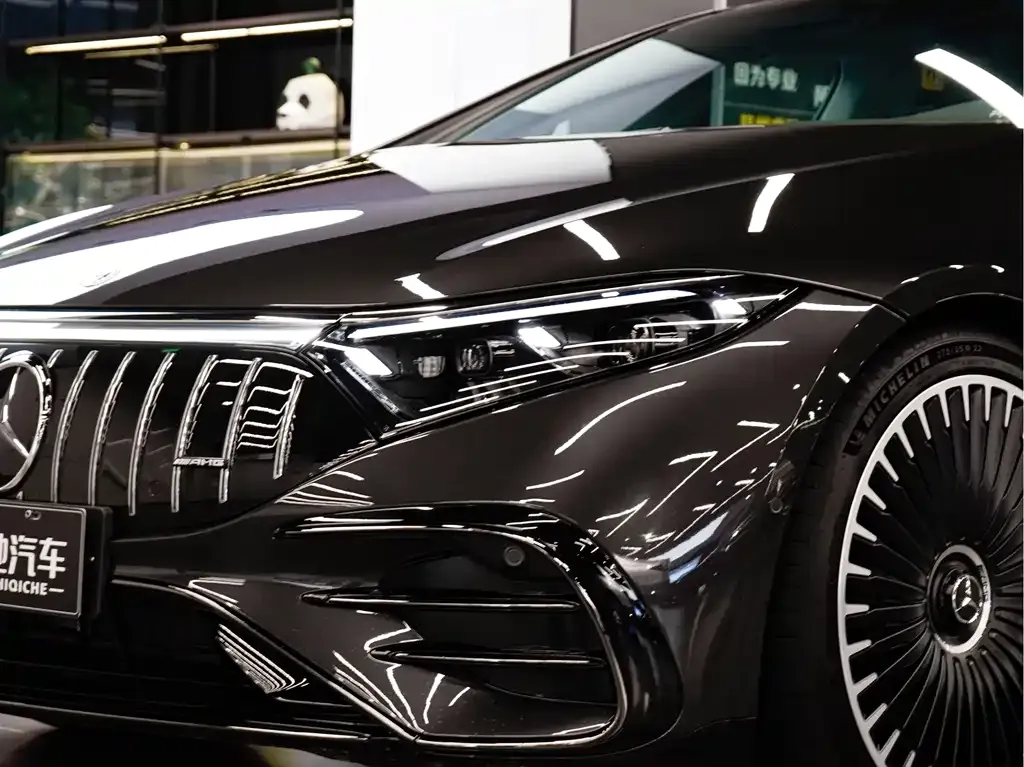 Mercedes-Benz EQS AMG — фото 4