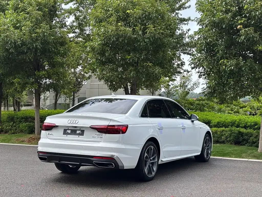 Audi A4L — фото 8