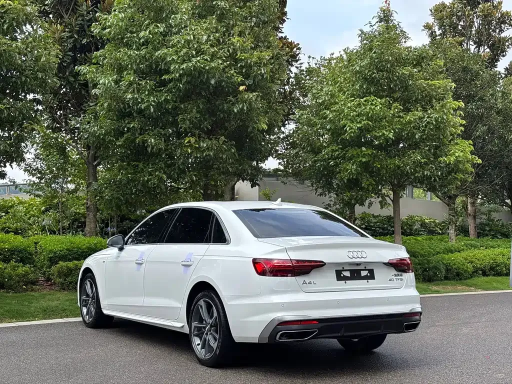 Audi A4L — фото 4