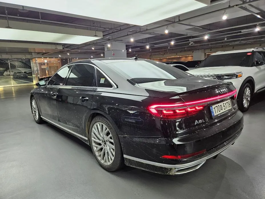 Audi A8 — фото 6