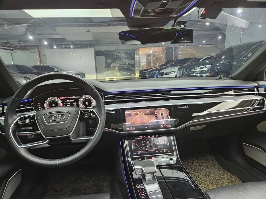 Audi A8 — фото 10
