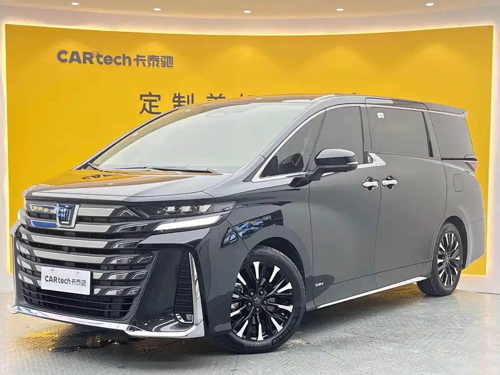 Toyota Vellfire — фото 1
