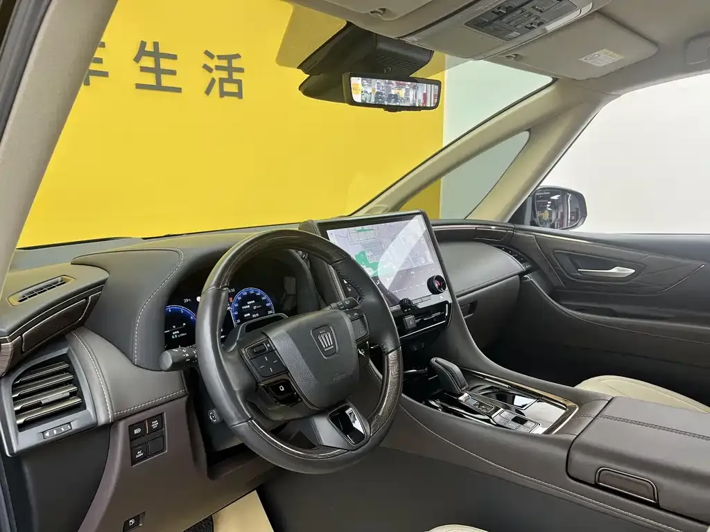 Toyota Vellfire — фото 2