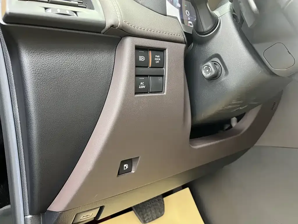Toyota Vellfire — фото 10