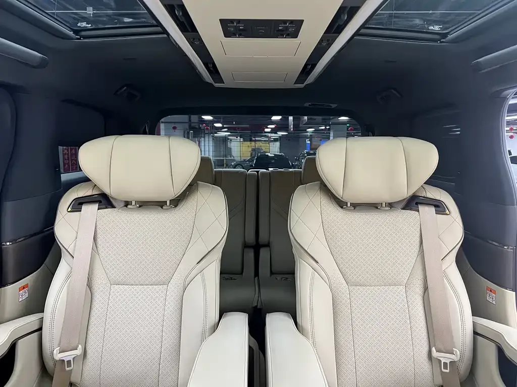 Toyota Vellfire — фото 3