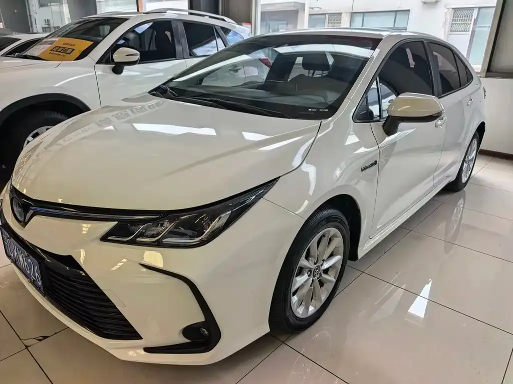 Toyota Corolla — фото 1