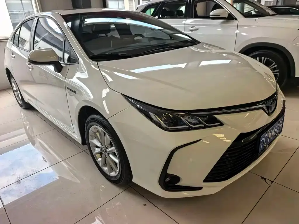 Toyota Corolla — фото 8