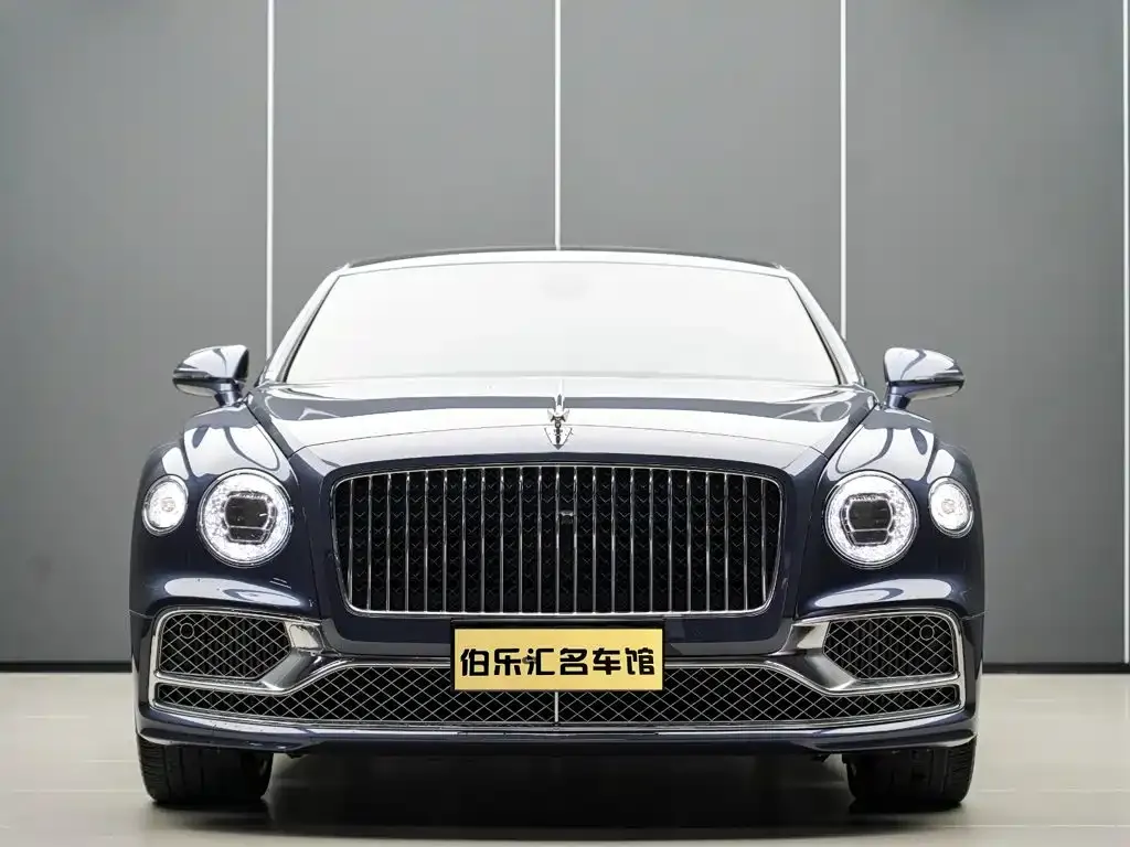 Bentley Flying Spur — фото 8