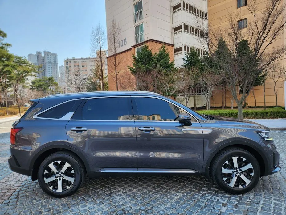 Kia Sorento — фото 5