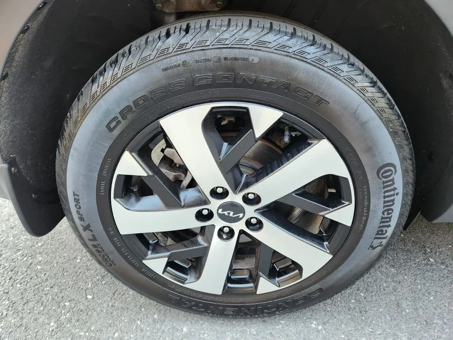 Kia Sorento — фото 4