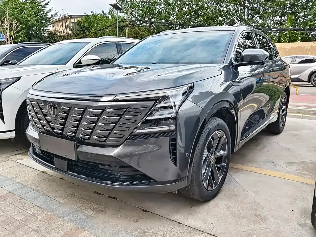 Changan CS75PLUS — фото 1