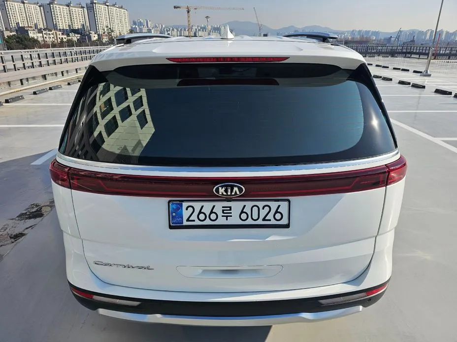 Kia Carnival — фото 4