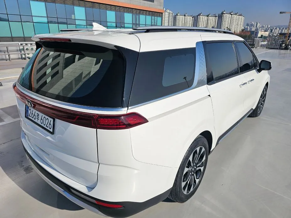 Kia Carnival — фото 5