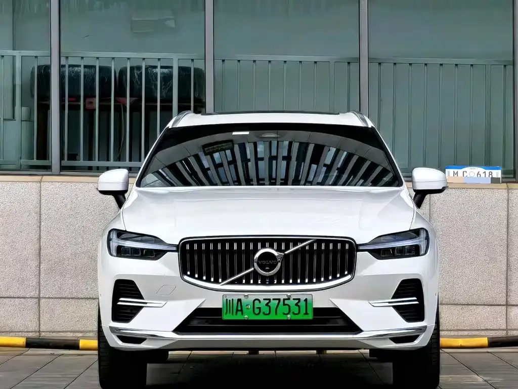 Volvo XC60 PHEV — фото 6