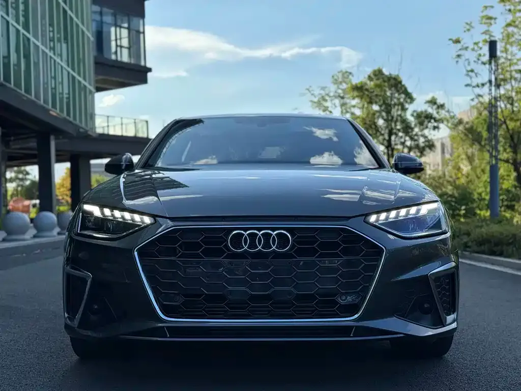 Audi A4L — фото 2