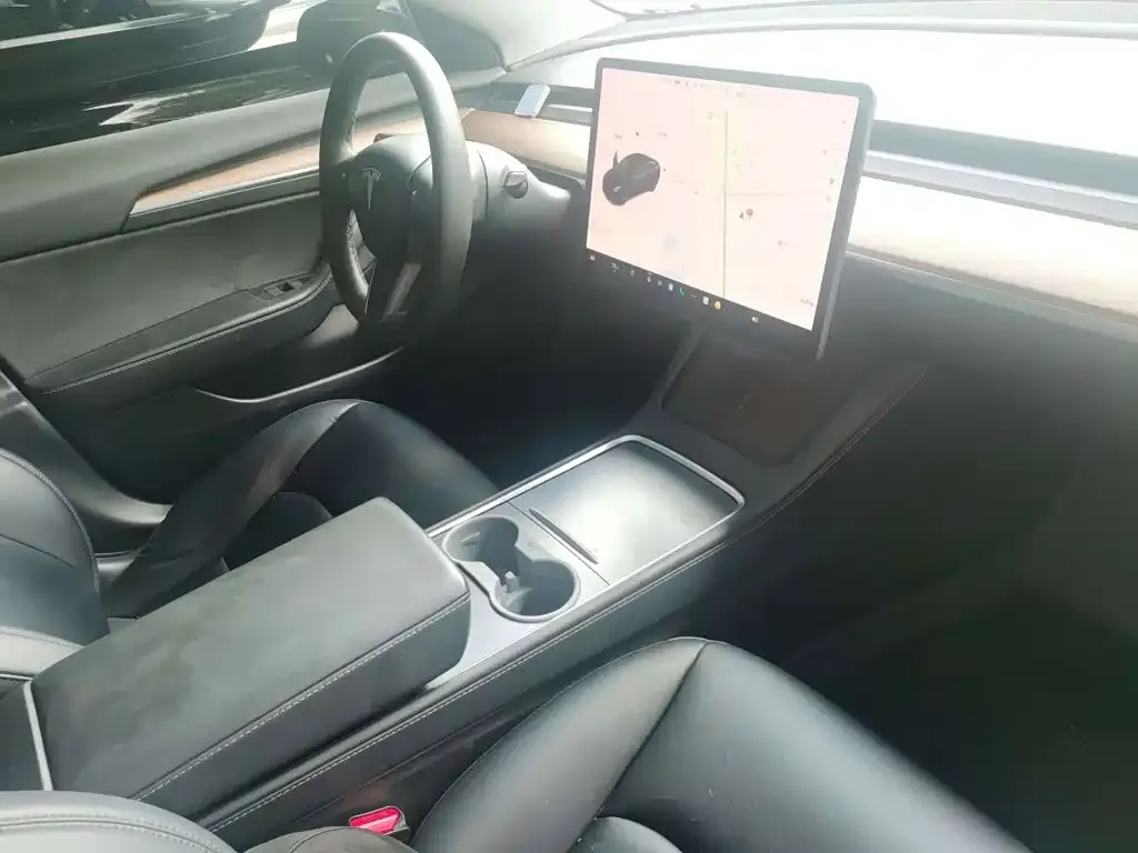 Tesla Model 3 — фото 2