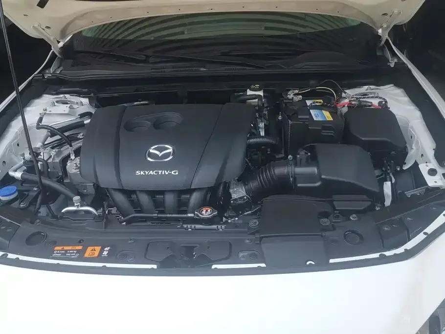 Mazda 3 Axela — фото 10