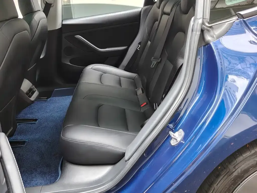 Tesla Model 3 — фото 3