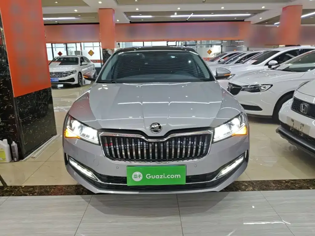 Skoda Superb — фото 6