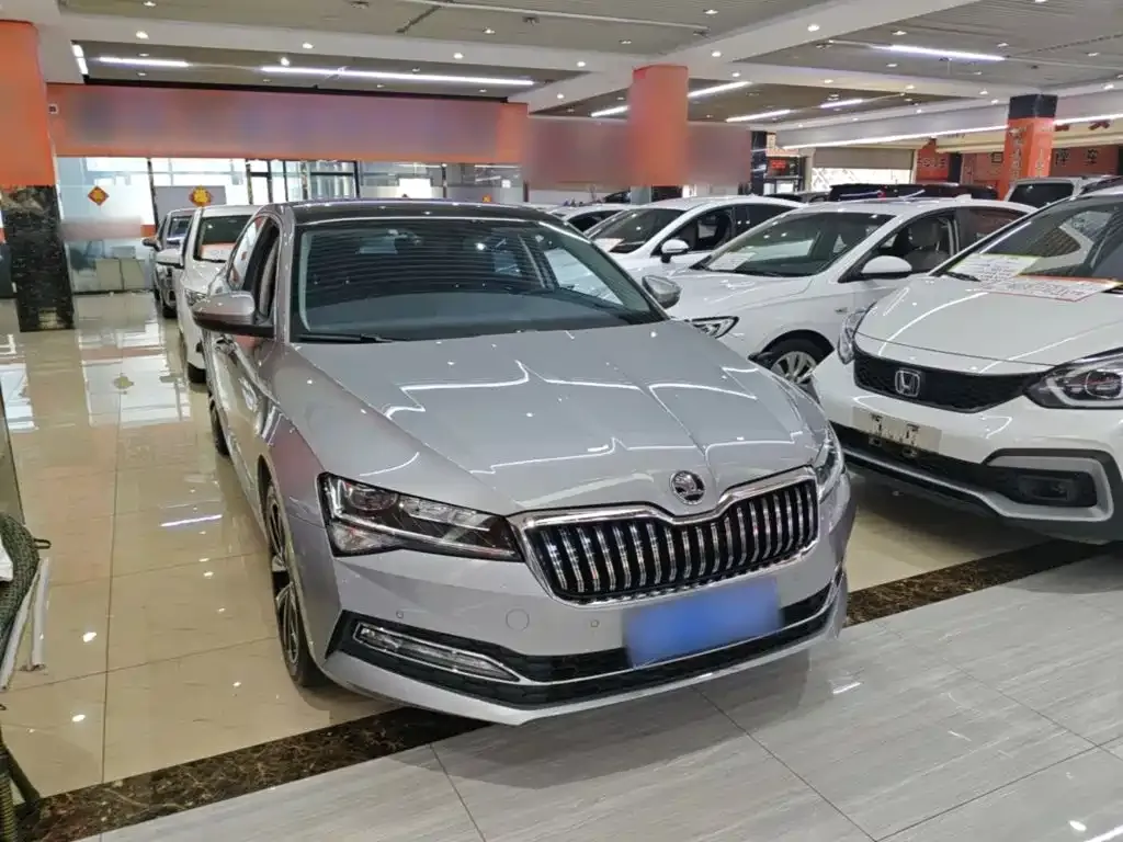 Skoda Superb — фото 4