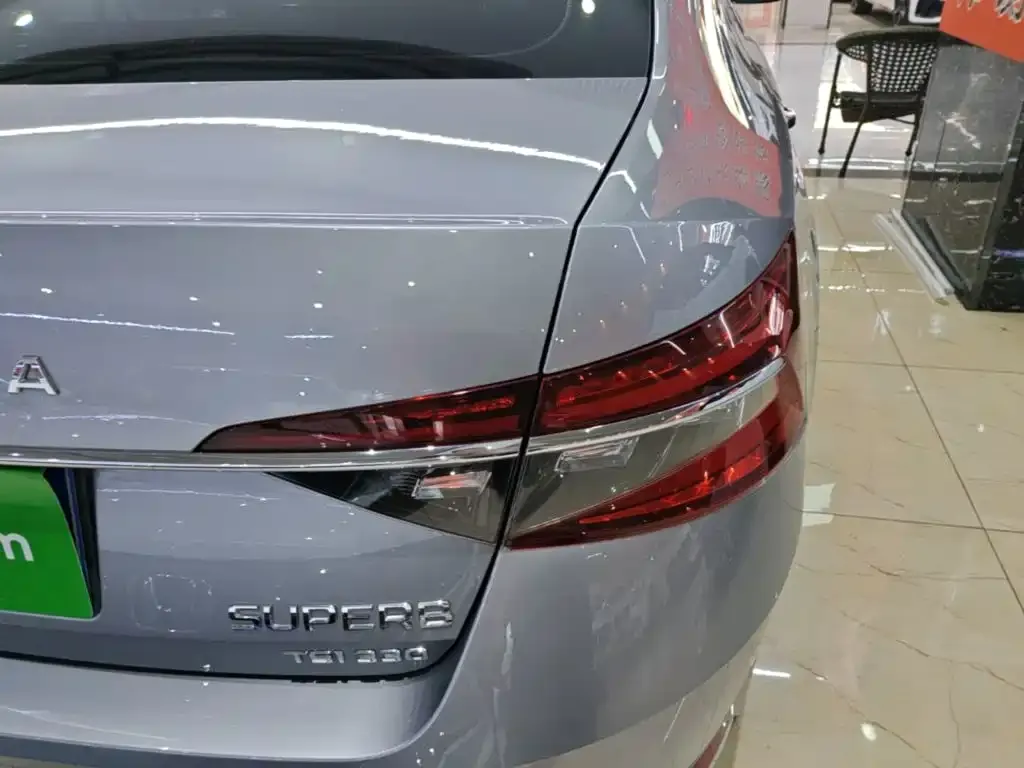 Skoda Superb — фото 3