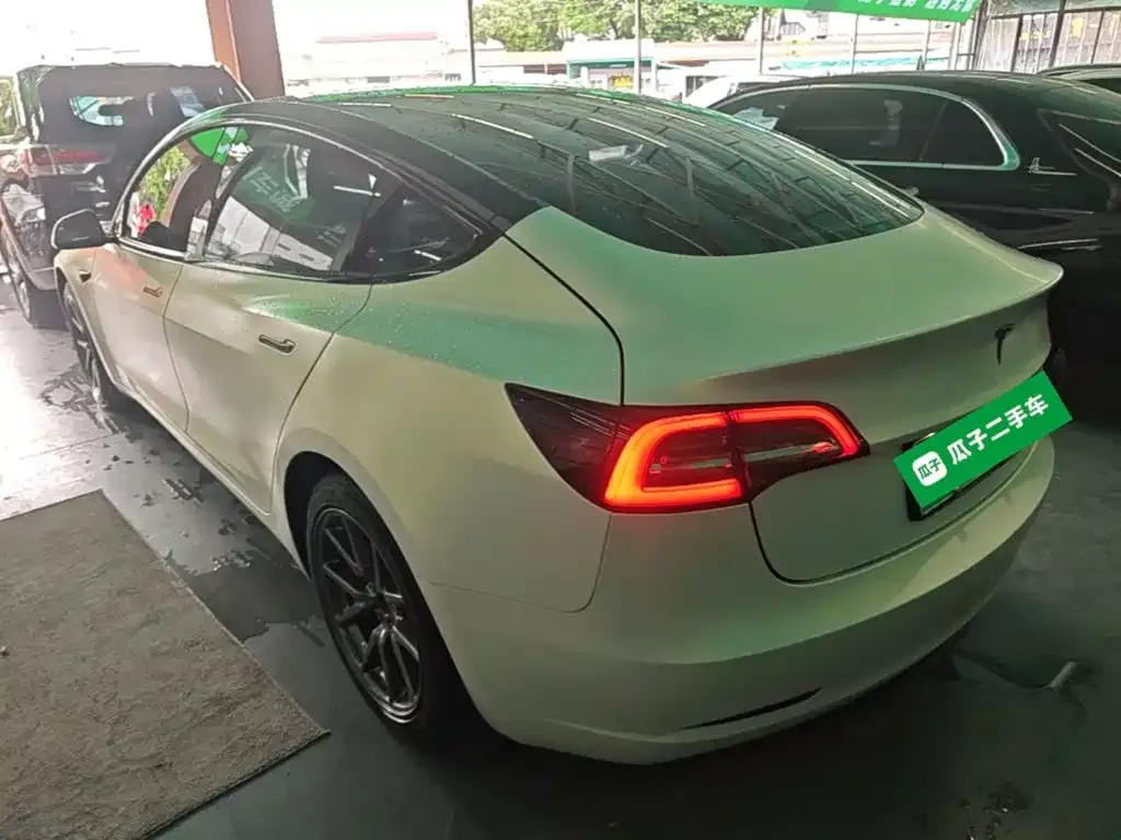Tesla Model 3 — фото 5