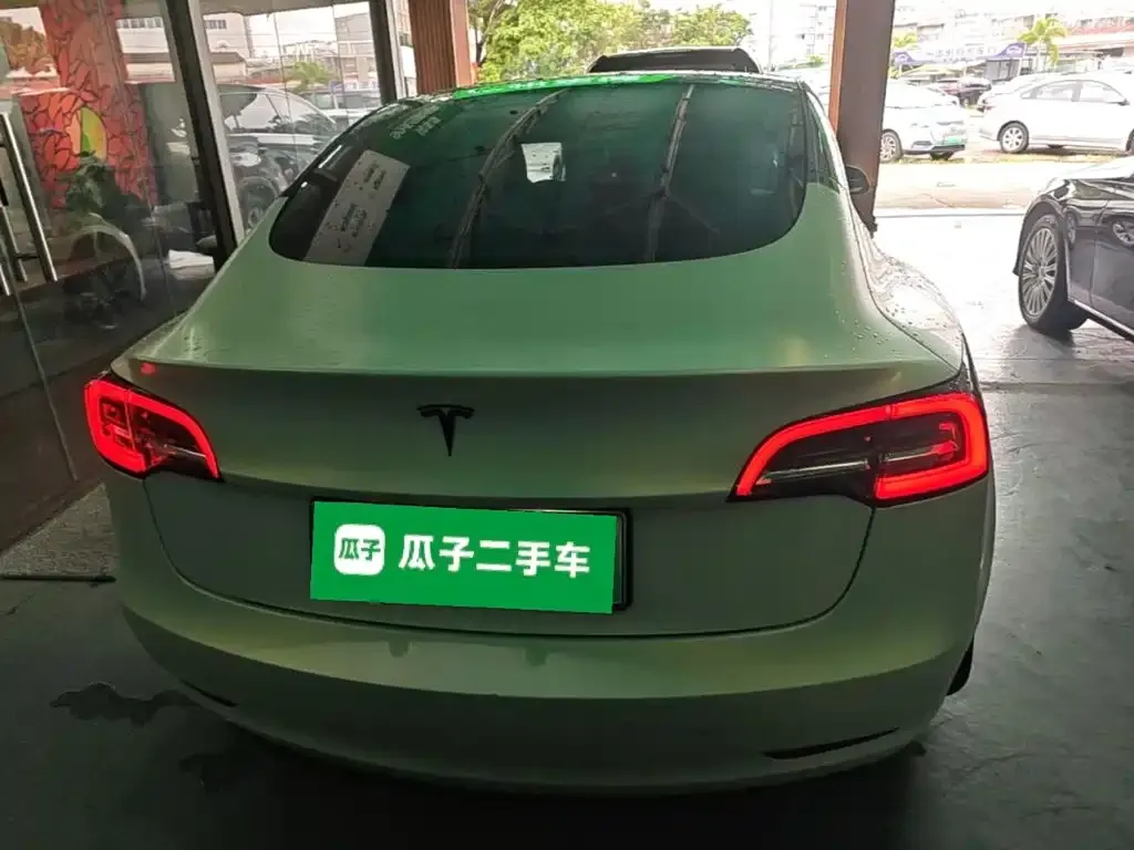 Tesla Model 3 — фото 9